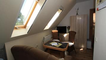 Classic Apartment, 1 Bedroom | Living room