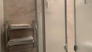 Comfort-Apartment, 2 Schlafzimmer | Badezimmer | Dusche