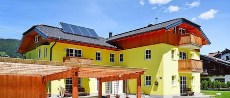 Classic Apartment, 2 Bedrooms | Exterior