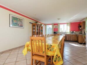 Classic House, 5 Bedrooms | Dining