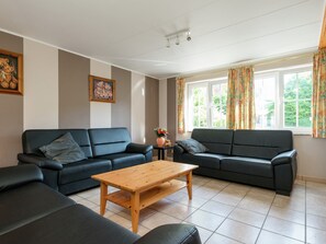 Comfort House, Multiple Bedrooms | Living room | Fireplace, DVD player