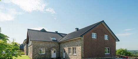 Maison Confort, plusieurs chambres | Extérieur