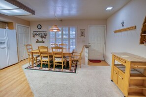 Dining - Moose in the Pines Condo (Pinetop)