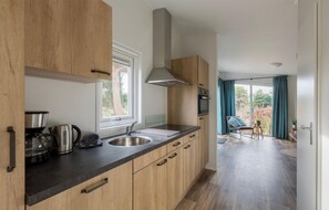 Fridge, microwave, dishwasher, coffee/tea maker