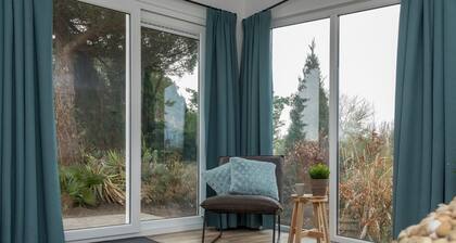 Cozy Chalet in Vrouwenpolder With Garden