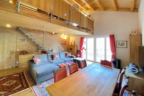4 bedrooms, bed sheets