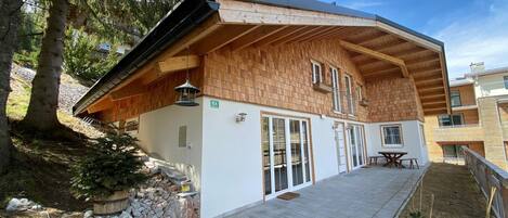 Classic Apartment, 4 Bedrooms | Exterior