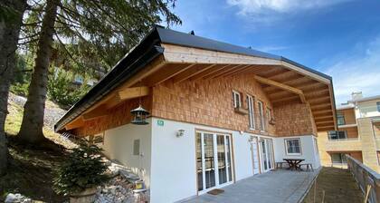 Chalet Salzburg, Dienten