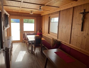 Dining - Apartment in Hippach im Zillertal in the Mountains (Hippach)