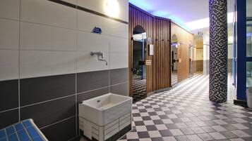 Comfort Apartment, 2 Bedrooms | Bathroom | Shower