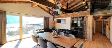 Classic-Apartment, 3 Schlafzimmer | Wohnzimmer