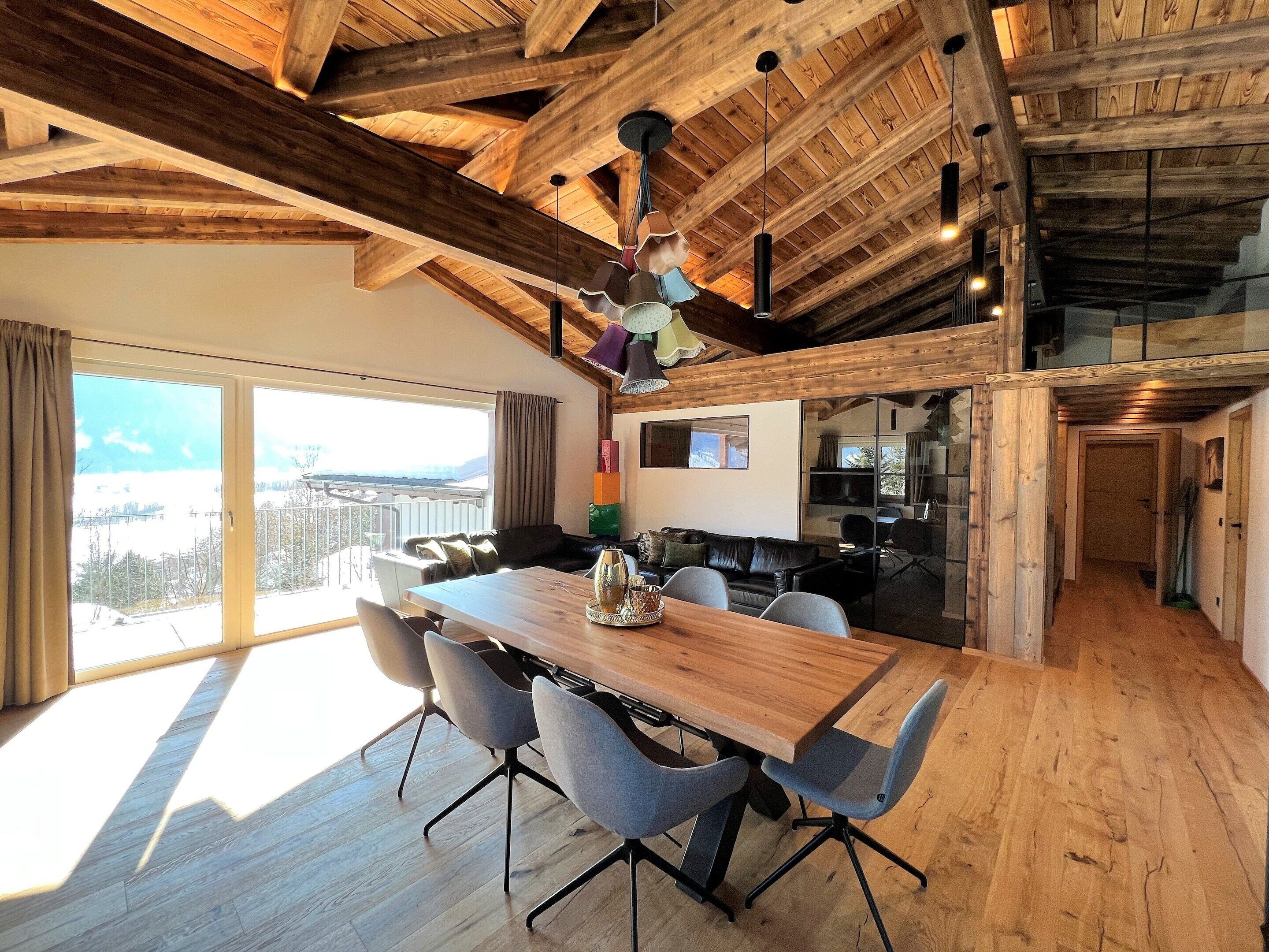 Classic-Apartment, 3 Schlafzimmer | Wohnzimmer