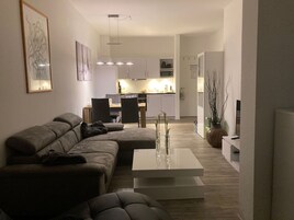 Comfort-Apartment, 2 Schlafzimmer | Wohnzimmer