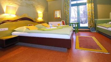 24 kamar tidur dan dilengkapi dengan perabotan berbeda-beda