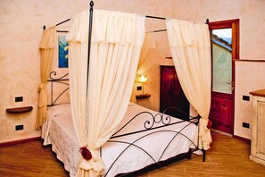 3 chambres, ameublement unique