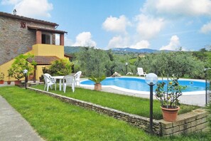 Comfort House, 2 Bedrooms | Pool | Indoor pool, outdoor pool - Holiday Home Cerbaiola, Lamporecchio (Lamporecchio)