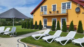 Classic Apartment, 6 Bedrooms | Garden