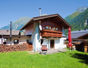 Exterior - Cosy Holiday Home in Langenfeld (Laengenfeld)
