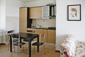 Comfort Apartment, 2 Bedrooms | Private kitchen | Fridge, microwave - Apartment in Chiusdino (Siena)