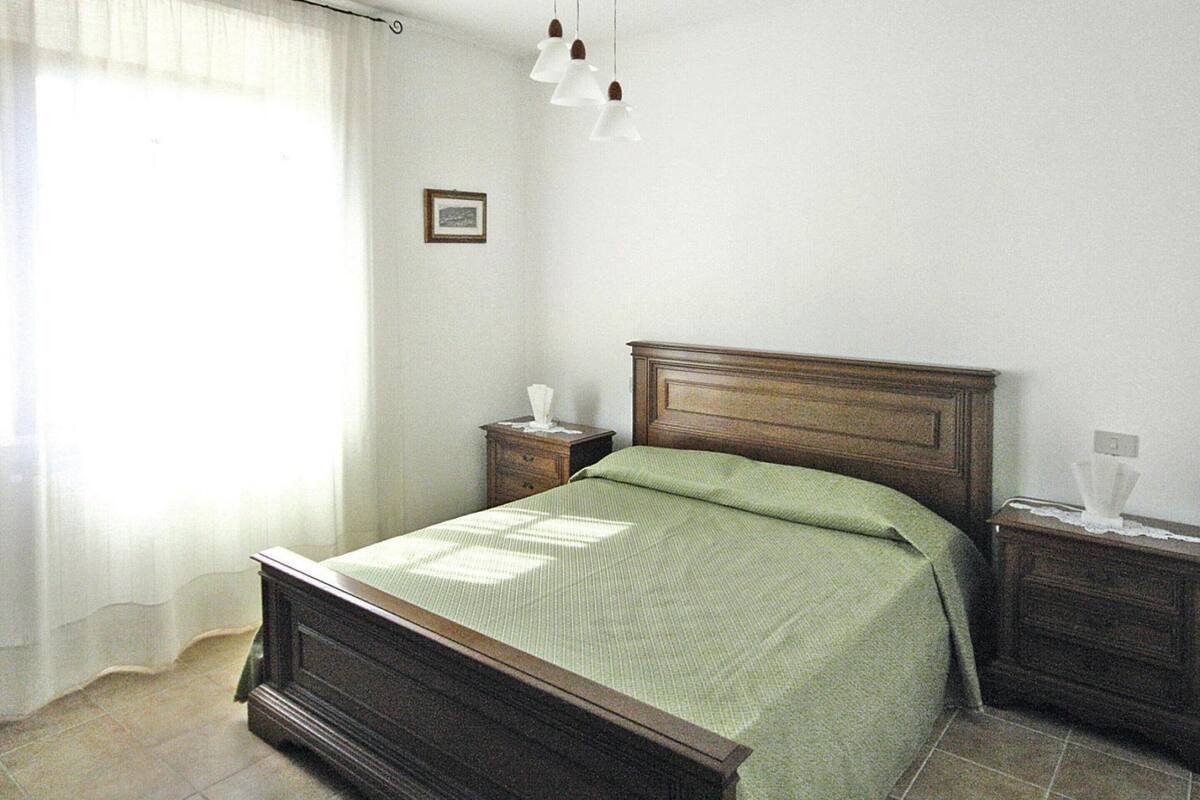 Comfort Apartment, 2 Bedrooms | 3 bedrooms, individually furnished, bed sheets