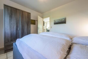 3 camere, con arredamento individuale