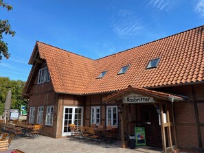 Classic House, 3 Bedrooms | Exterior - Ferienhaus in Hechthausen mit Terrasse (Hechthausen)