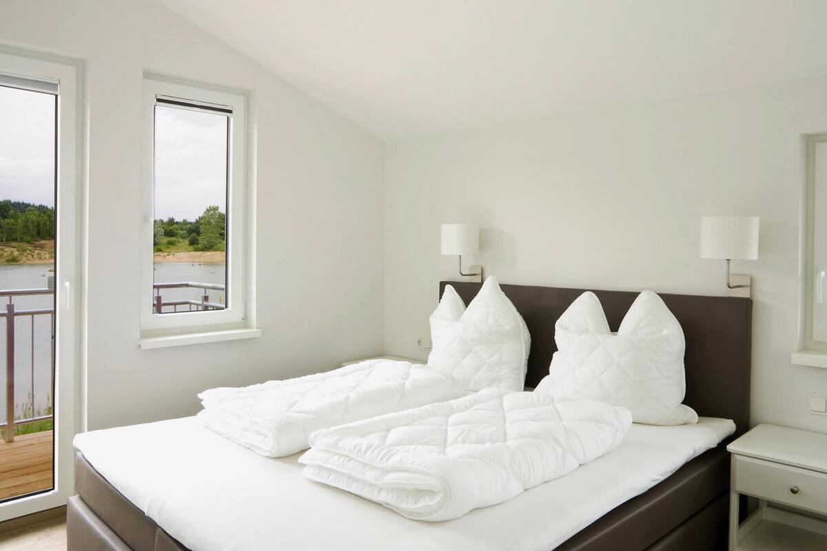 4 bedrooms, individually furnished