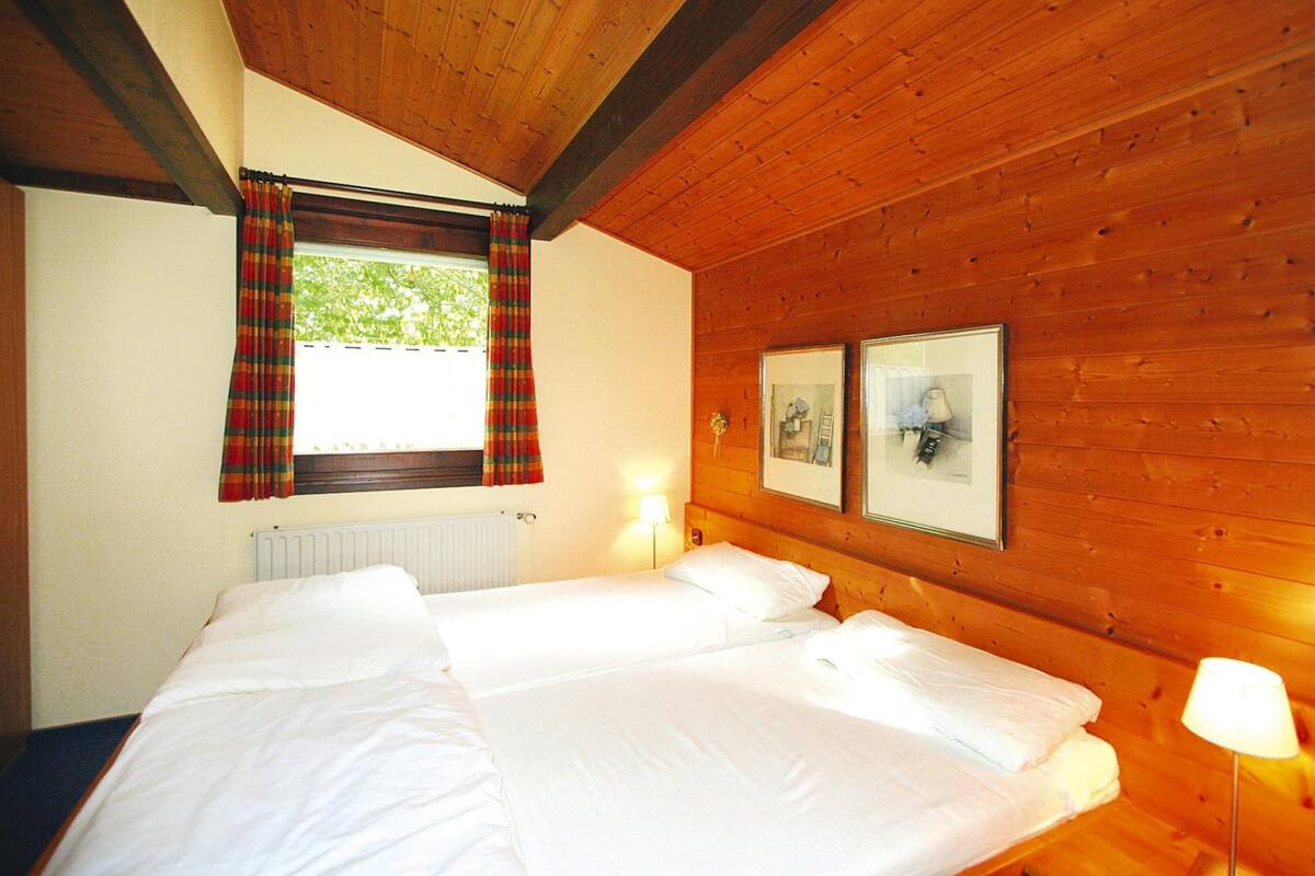 Classic House, 2 Bedrooms | 4 bedrooms, individually furnished, bed sheets