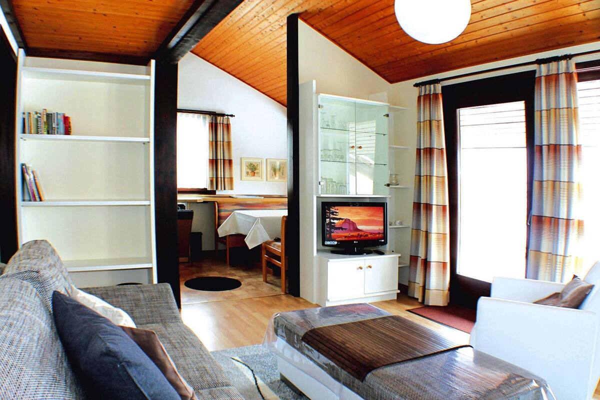 Comfort House, 2 Bedrooms | Living room