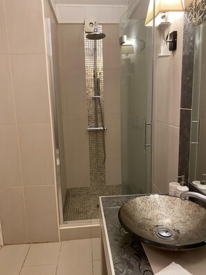 Classic House, 3 Bedrooms | Bathroom | Shower - Holiday Home Caserio Lomo Arriba Torre del Sol, Vera de Erques (Guia de Isora)
