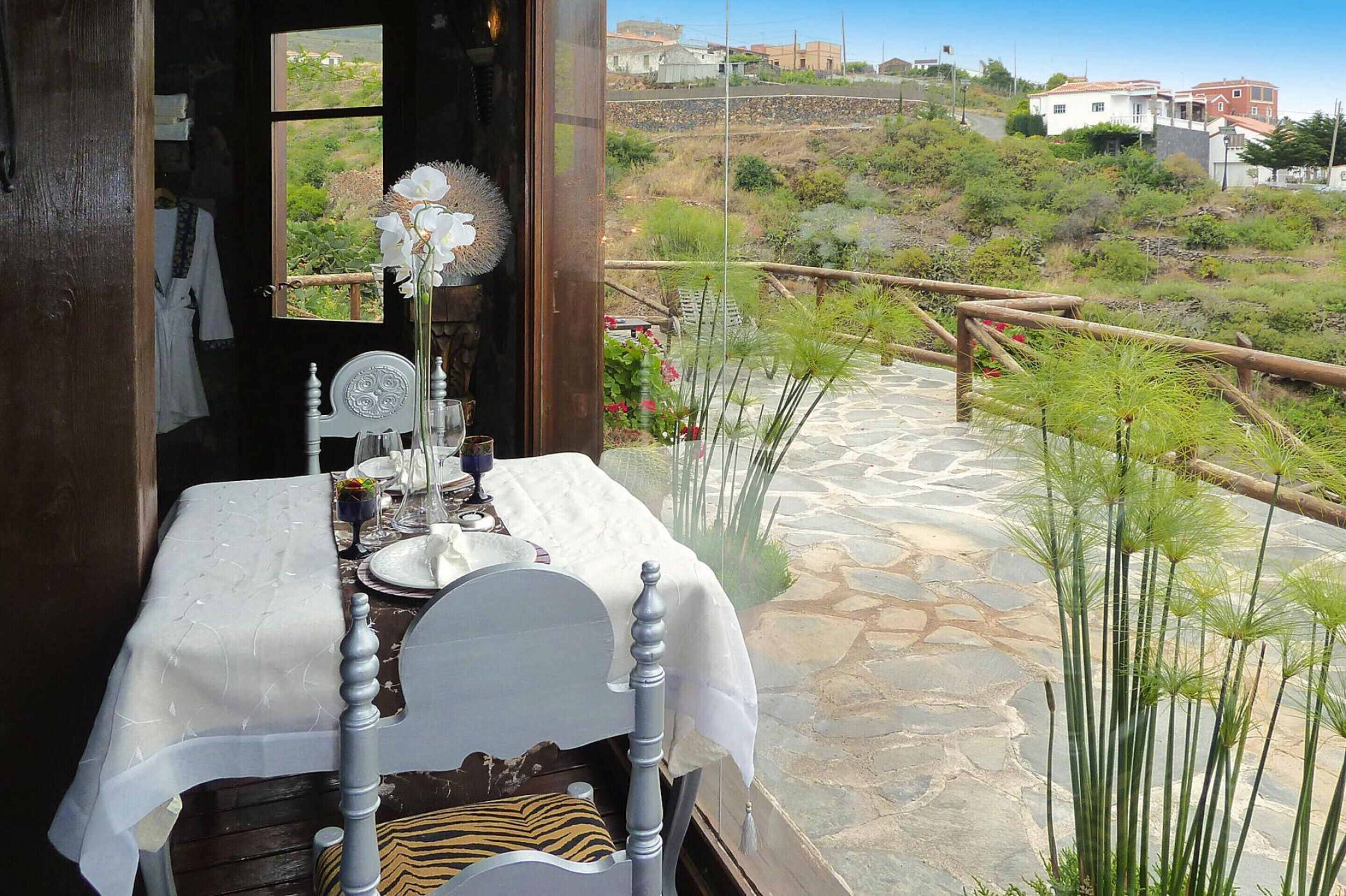 Classic House, 3 Bedrooms | Outdoor dining