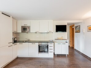 Classic Apartment, 2 Bedrooms | Private kitchen | Fridge, microwave, stovetop, dishwasher - Spacious Apartment in Fendels Amidst Mountains (Fendels)