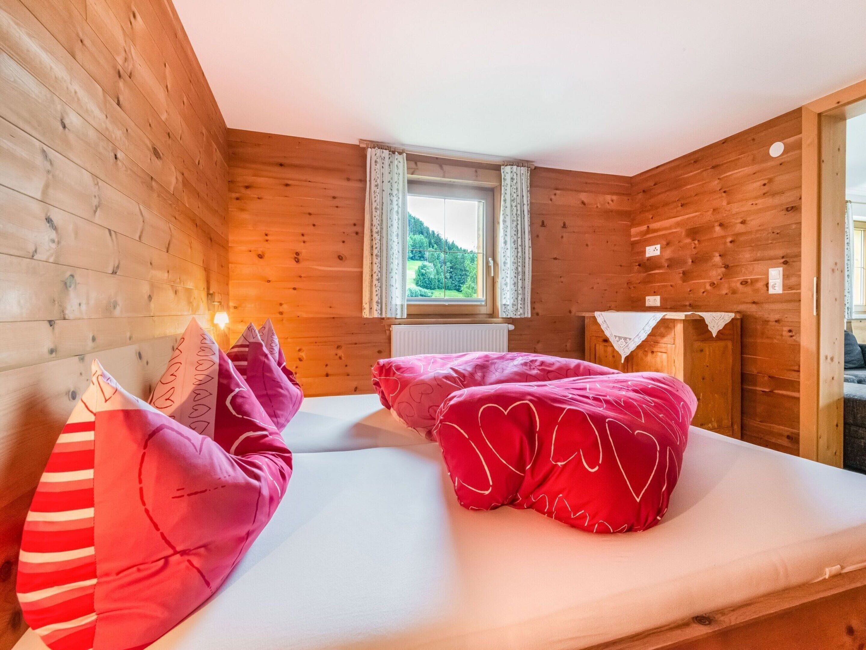 Classic Apartment, 2 Bedrooms | 4 bedrooms, individually furnished, bed sheets