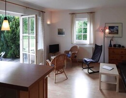 Classic Apartment, 3 Bedrooms | Living room