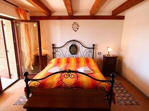 Classic House, Multiple Bedrooms