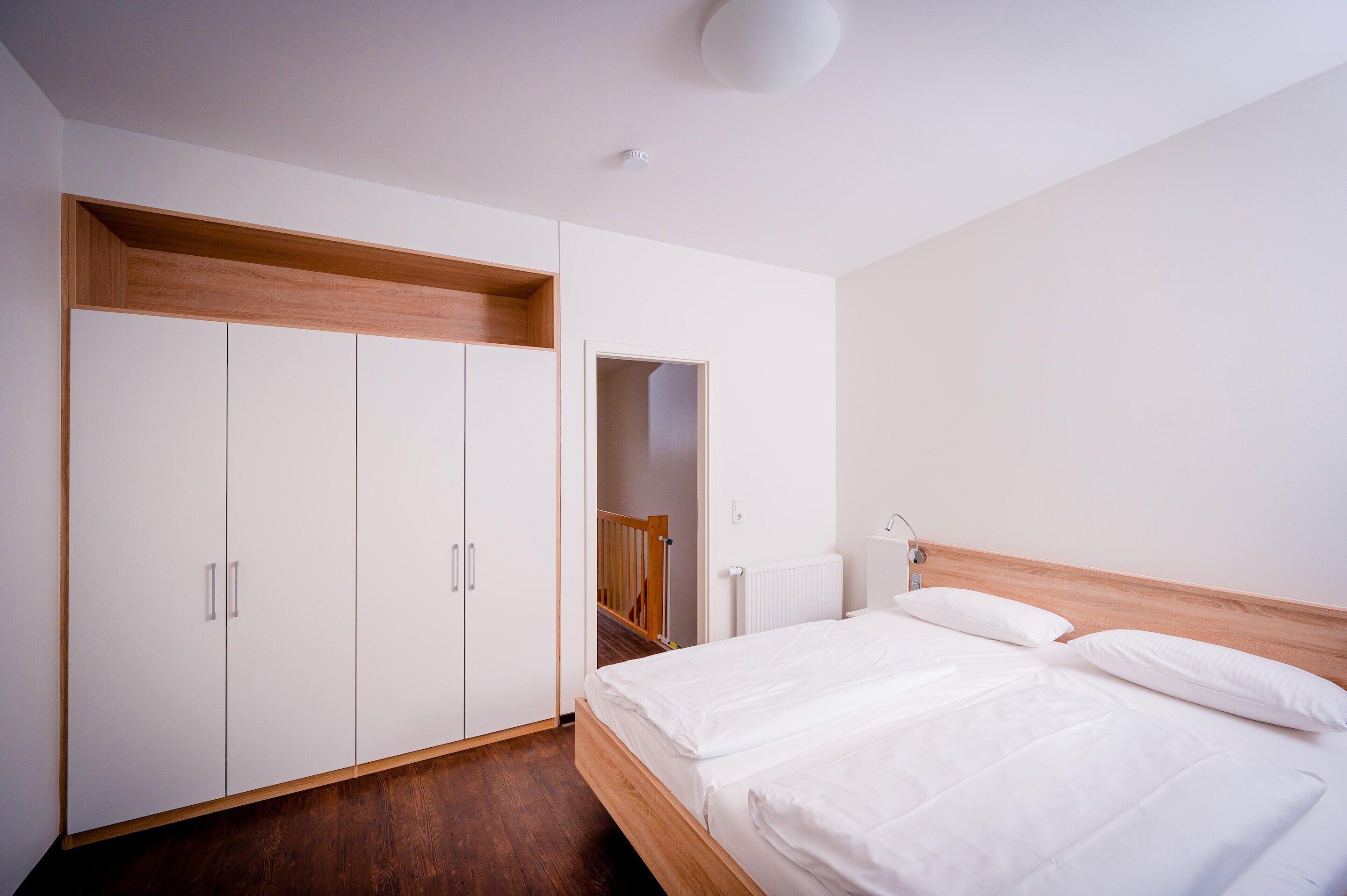 6 bedrooms, individually furnished