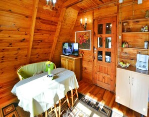 Dining - Holiday Home in Osieki Near a Lake (gmina Sianów)