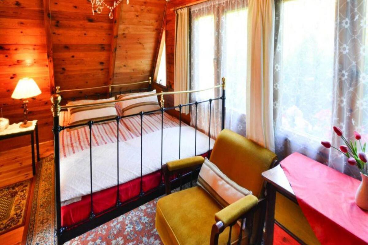 Classic House, 3 Bedrooms | 3 bedrooms, individually furnished, bed sheets