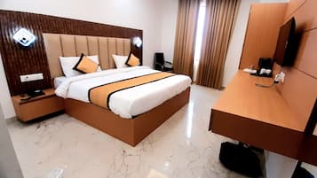 Select Comfort beds, in-room safe, desk, laptop workspace