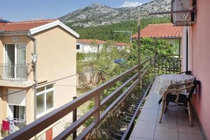 Balcony - Apartment Pink in Starigrad Paklenica Only 200 m From the sea (Starigrad)