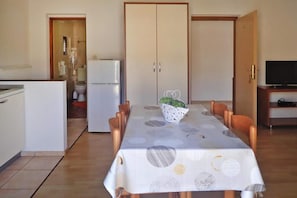 Fridge, electric kettle - Apartment Pink in Starigrad Paklenica Only 200 m From the sea (Starigrad)