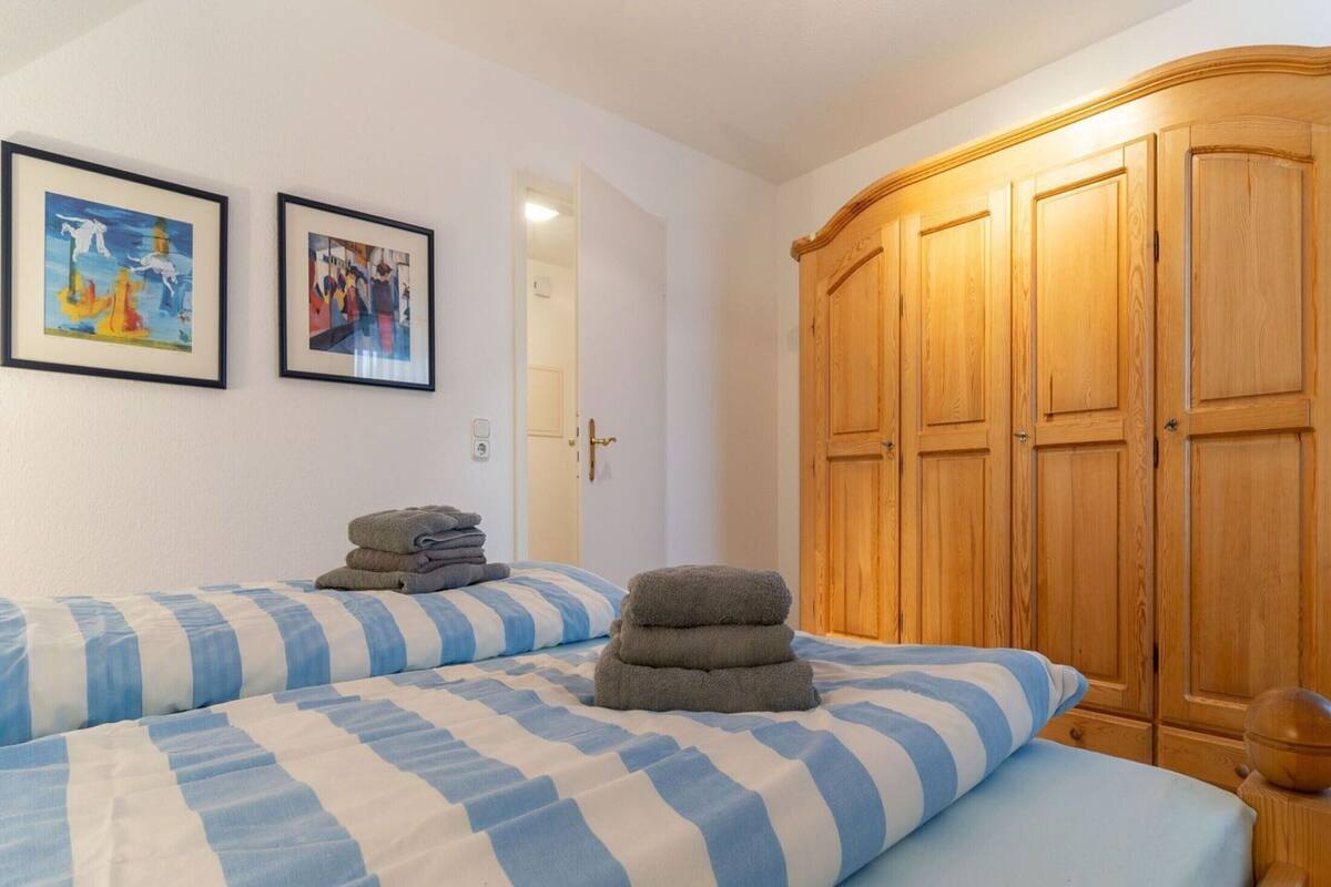 Classic Apartment, 2 Bedrooms | 4 bedrooms, individually furnished
