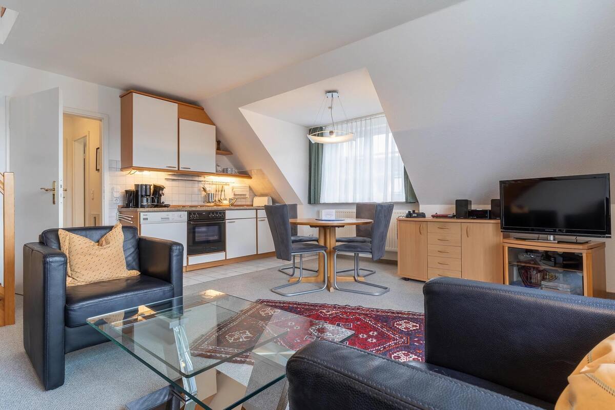 Comfort appartement, 2 slaapkamers | Woonkamer | Een dvd-speler