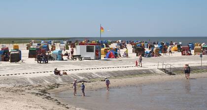 Geraeumige Ferienwohnungen mit Eigener Terrasse, Nessmersiel
