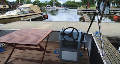 Houseboat on the Peene in Demmin