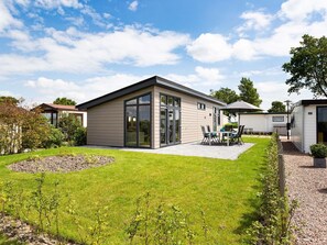 Exterior - Chalet With Dishwasher Near Hoorn (Berkhout)