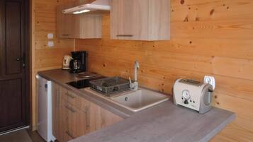 Classic House, 3 Bedrooms | Private kitchen | Fridge, coffee/tea maker, electric kettle, high chair