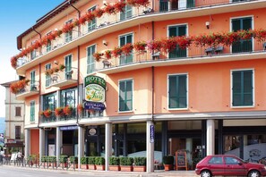 Comfort Apartment, 2 Bedrooms | Exterior - Apartment in the Residence dei Fiori, Baveno (Baveno)