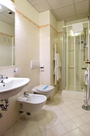 Comfort appartement, 2 slaapkamers | Badkamer | Een haardroger