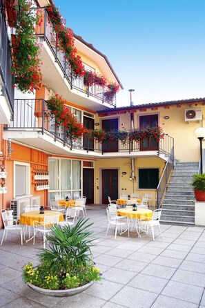 Classic Apartment, 3 Bedrooms | Exterior - Apartment in the Residence dei Fiori, Baveno (Baveno)